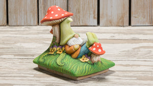 ACRYLIC GNAPPING GNOME TOPPER