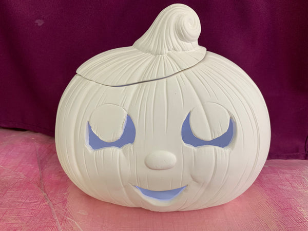 Pumpkin carved with lid